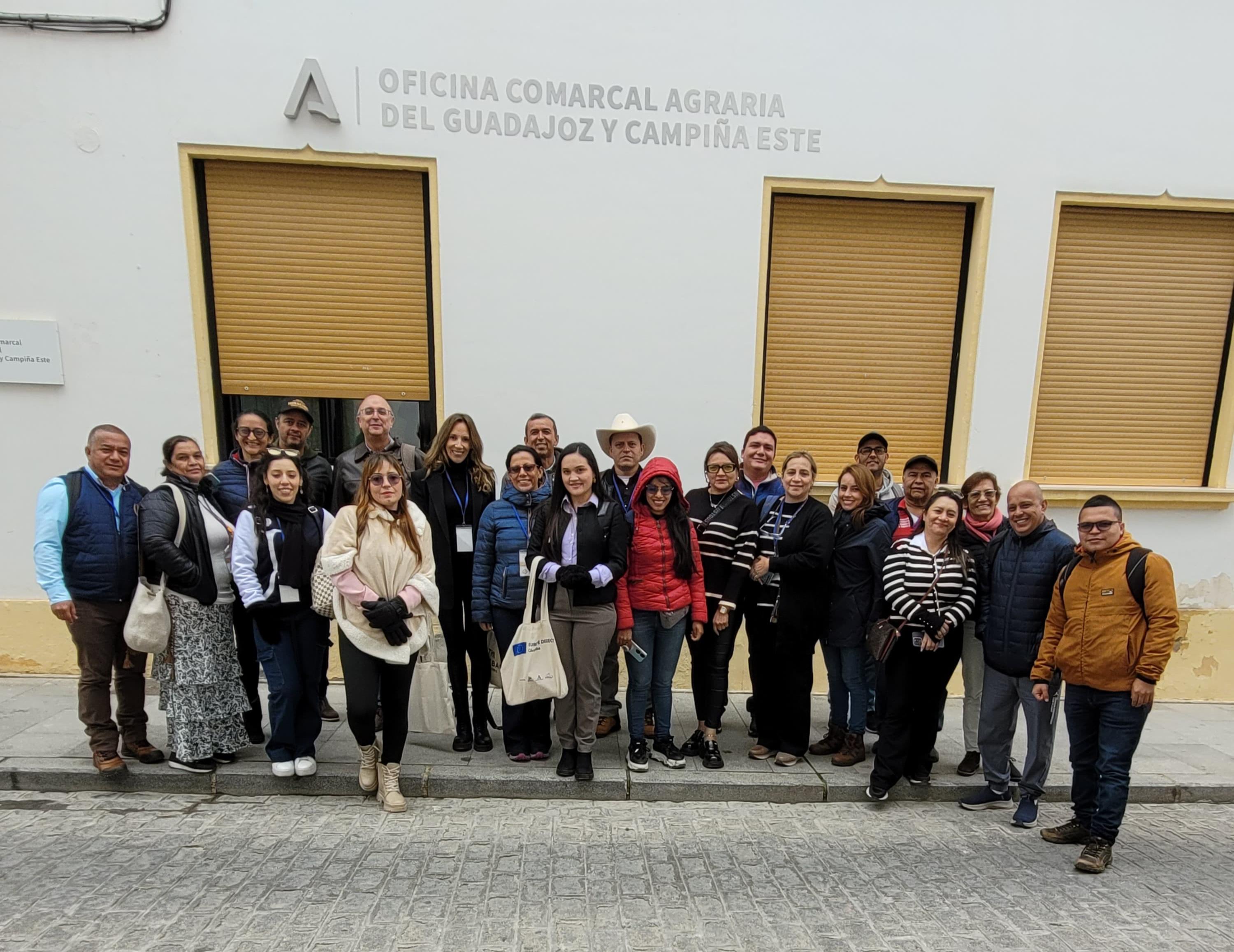 Tercer día del II Programa de Líderes Sociales organizado por la UNAD dedicado a la independencia energética